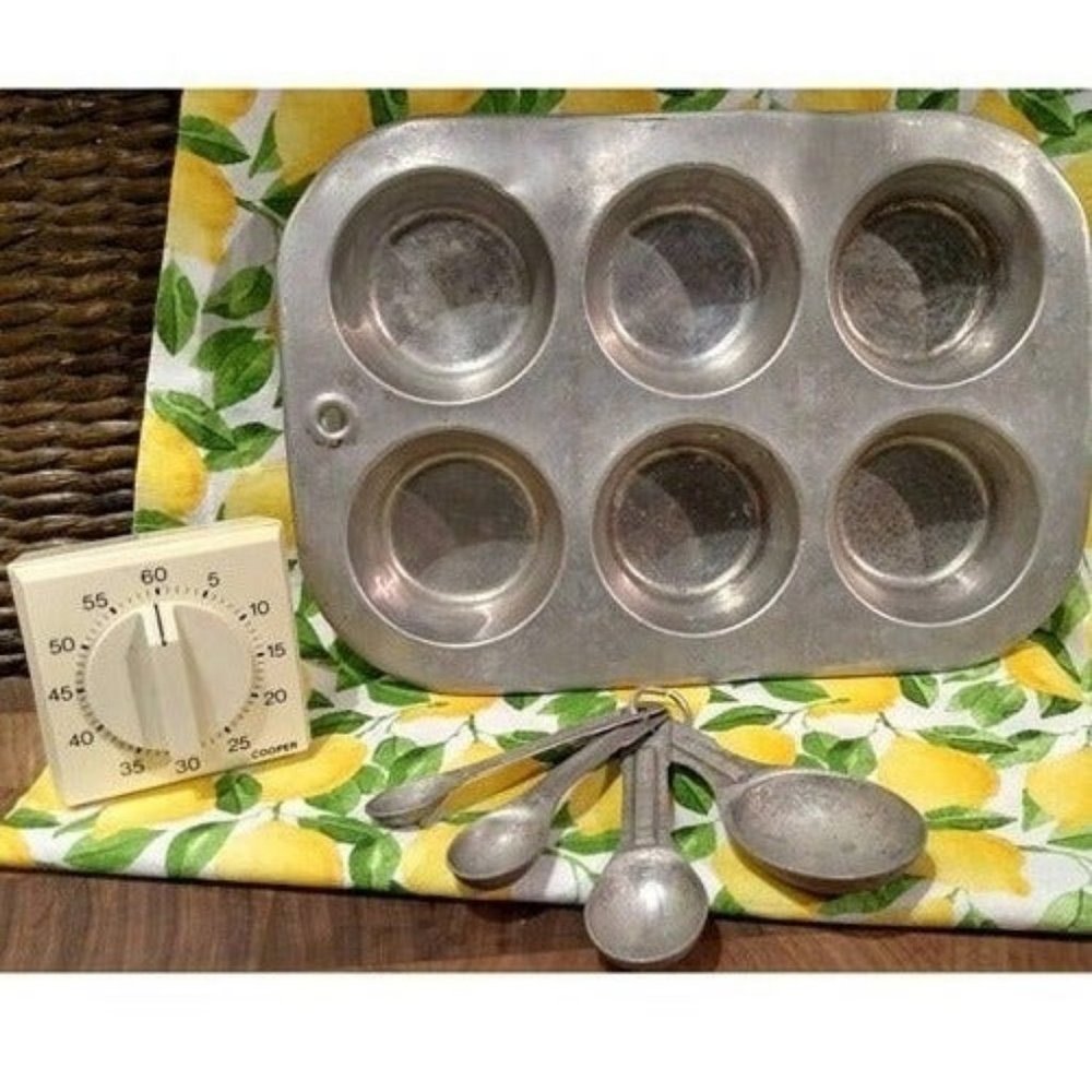 Vintage Baking Set, Tray, Measuring Spoons & Cooper Timer, Cupcake, SET/3